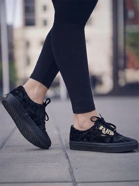 Vans Era Velvet Black Gold Charm Sneakers Women’s 8 Men’s 6.5 Streetwear